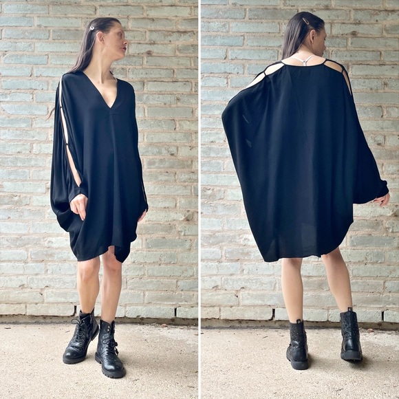 Ria Dunn Dress Lost & Found Black Tessuto Crepe Bat Wing Sack Cut Out Sleeves - Picture 1 of 16